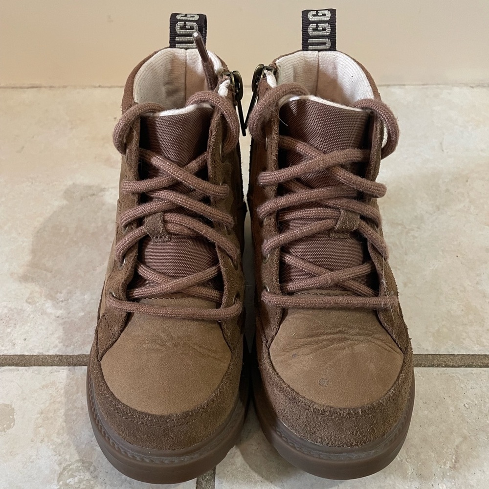 UGG Robley Toddler boots - like new!